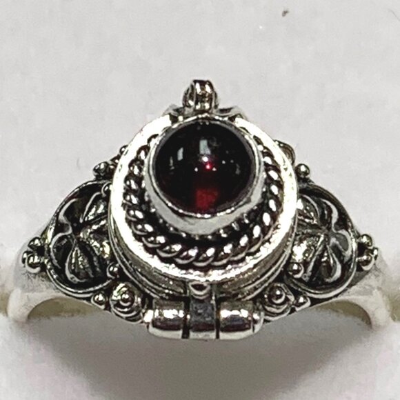Sterling Silver Ash Holder Ring With A Round Rhodalite Garnet Sz 6  NEW - Picture 1 of 2